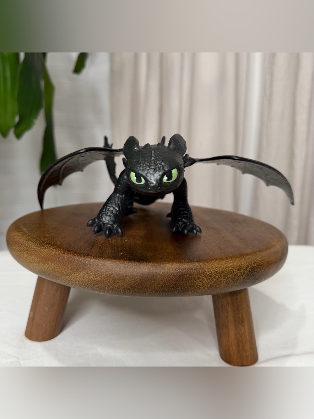 DreamWorks How to Train Your Dragon Posable Toothless 9" Action Figure